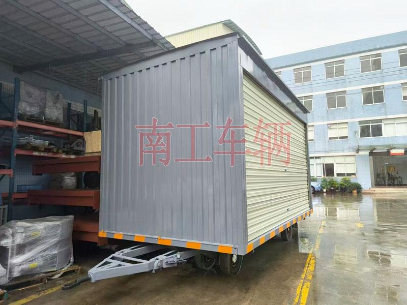 10吨箱式【官网】两侧带卷帘门 牵引雨篷拖车