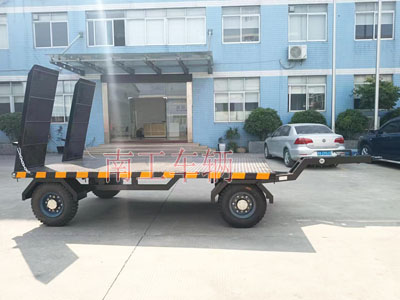 3吨带爬梯工业牵引【官网】4I.jpg